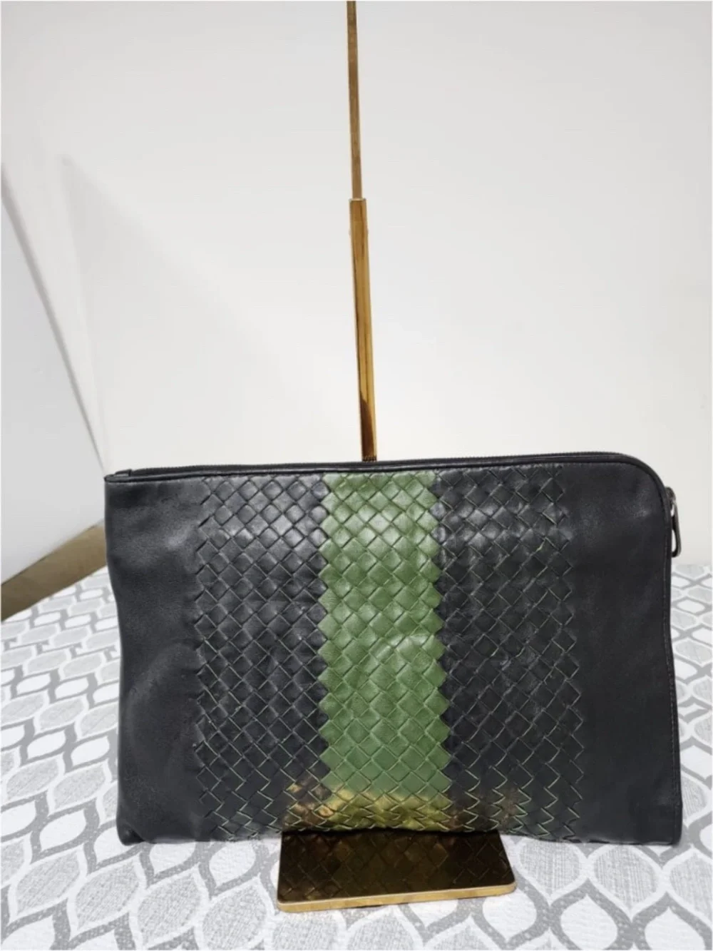 Authentic This authentic Bottega Veneta Intrecciato Vintage Intrecciato Clutch B